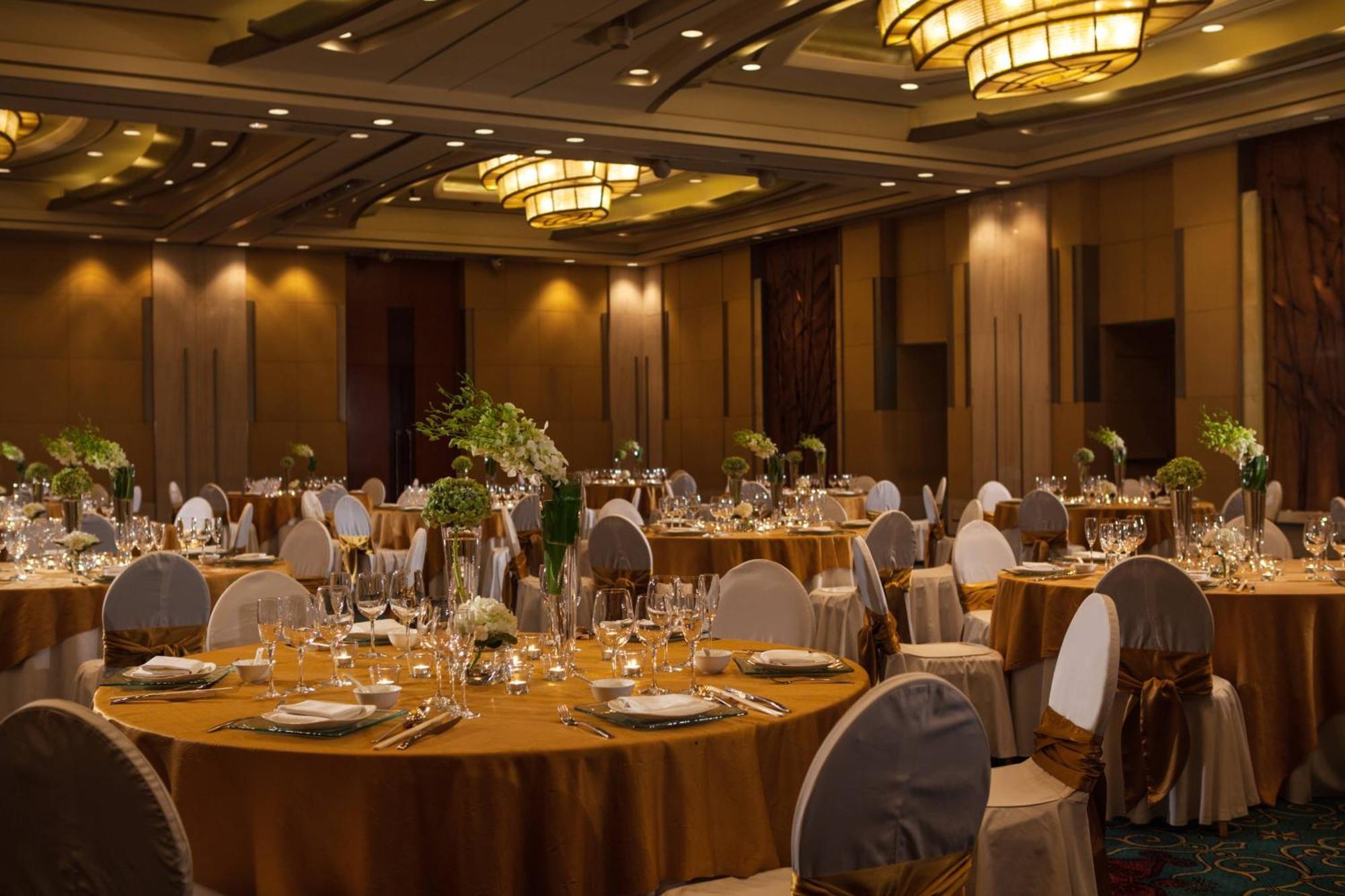 Renaissance Wuhan Hotel Exterior foto