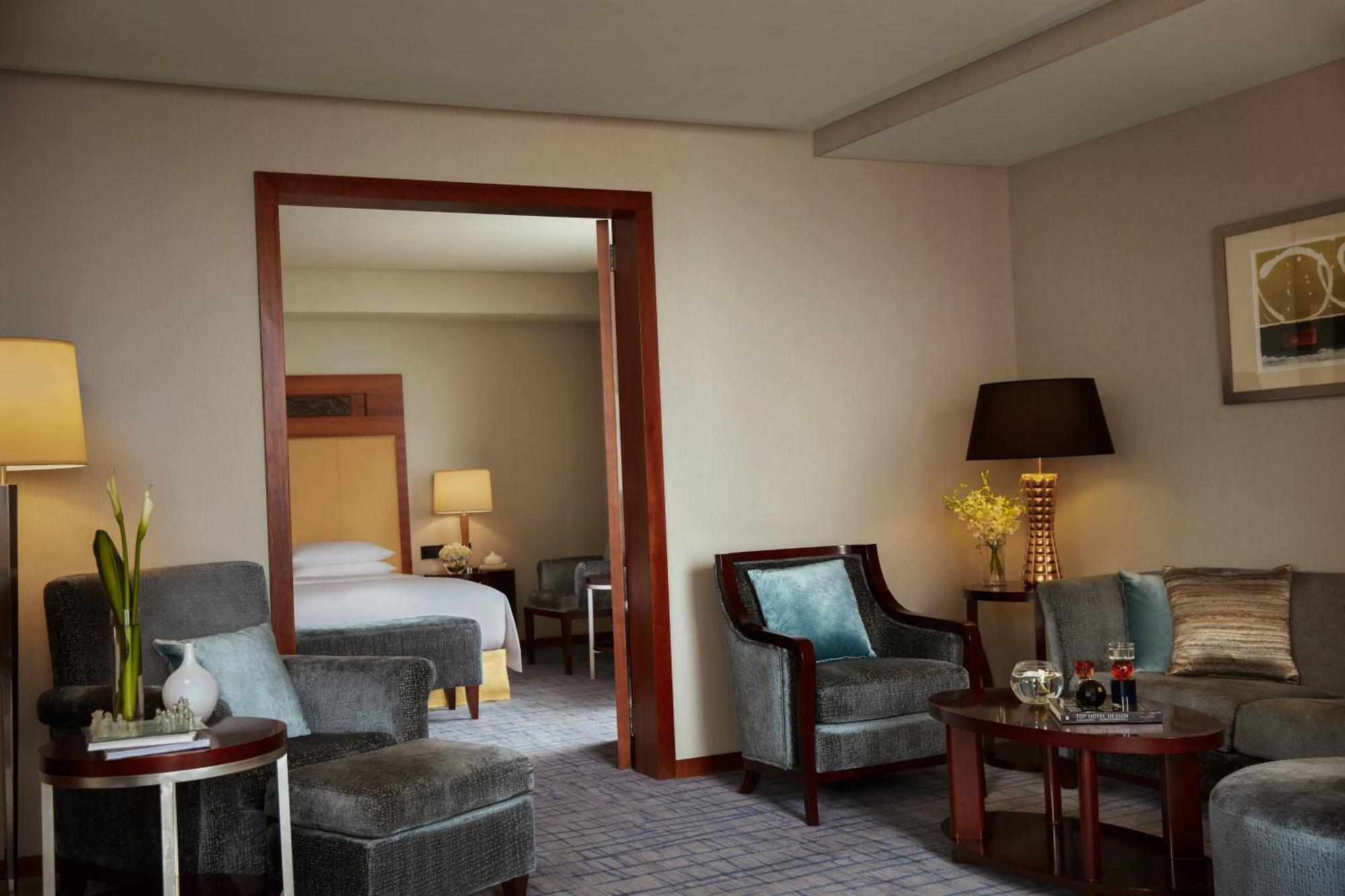 Renaissance Wuhan Hotel Exterior foto
